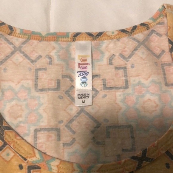 NWT LuLaRoe classic T shirt with a warm pattern soft scoop neck for women medium - Picture 2 of 4